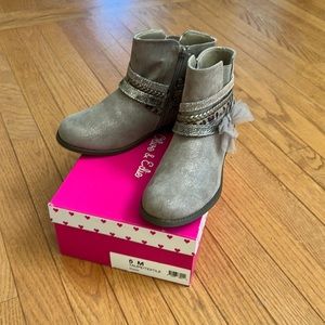NIB Olive & Edie Strappie Ankle Boots